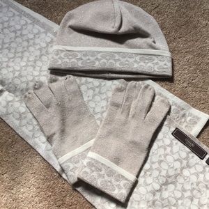 100% authentic Coach Winter set! Great used cond